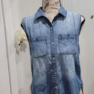 ✨️ Mudd Sleeveless Jean Shirt Sz. Small.  B21